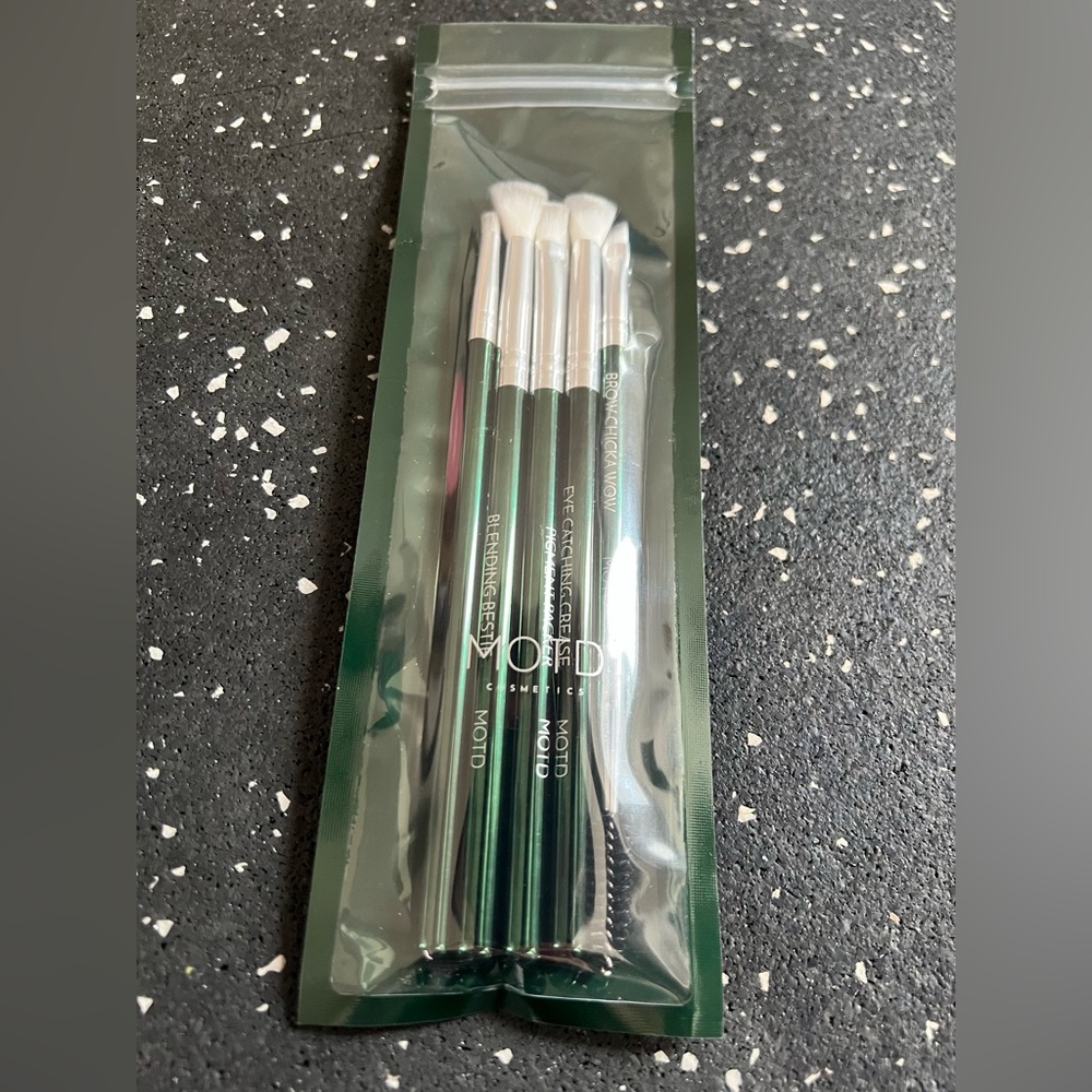 MOTD COSMETICS | Eyebrush Set - Picture 3 of 5